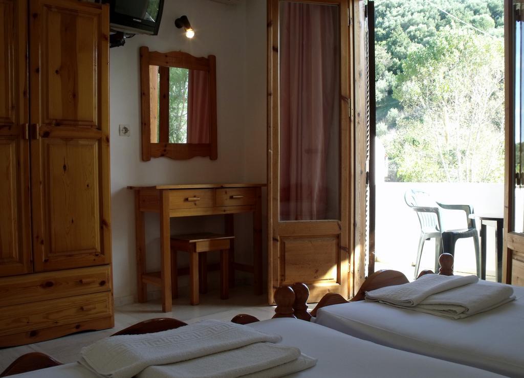 Santa Maria Hotel Vitaládes Стая снимка
