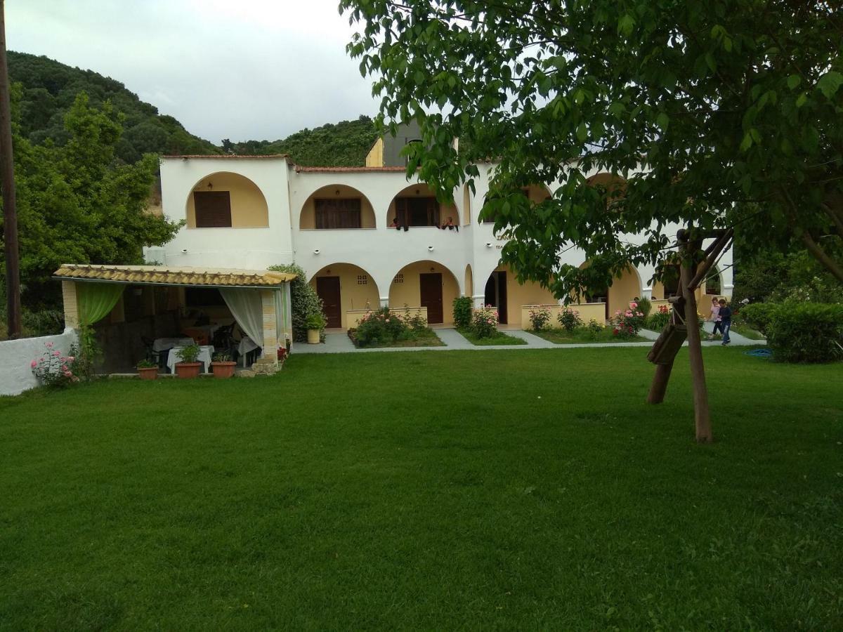 Santa Maria Hotel Vitaládes Екстериор снимка